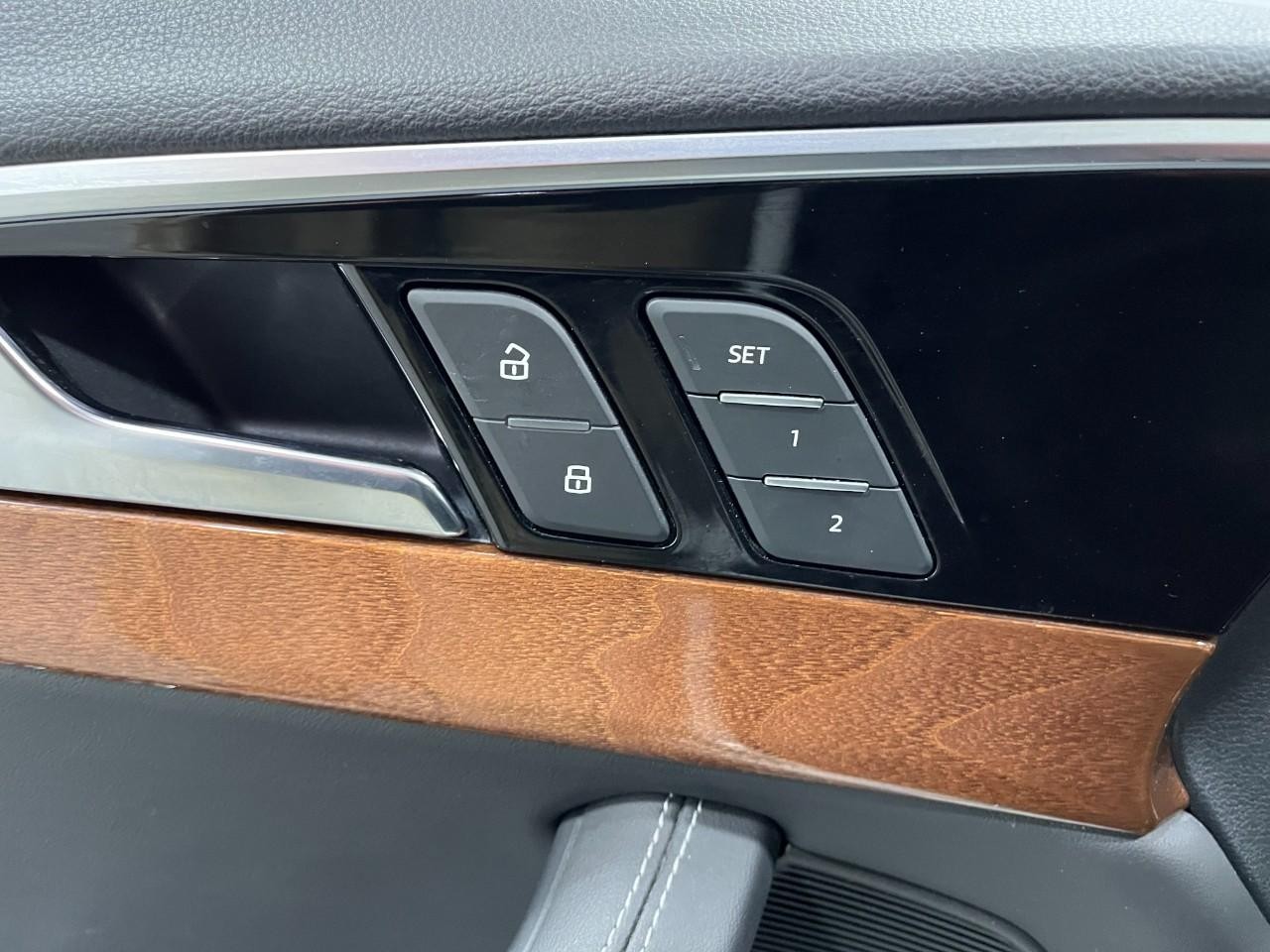 Audi A4 allroad Vehicle Full-screen Gallery Image 35