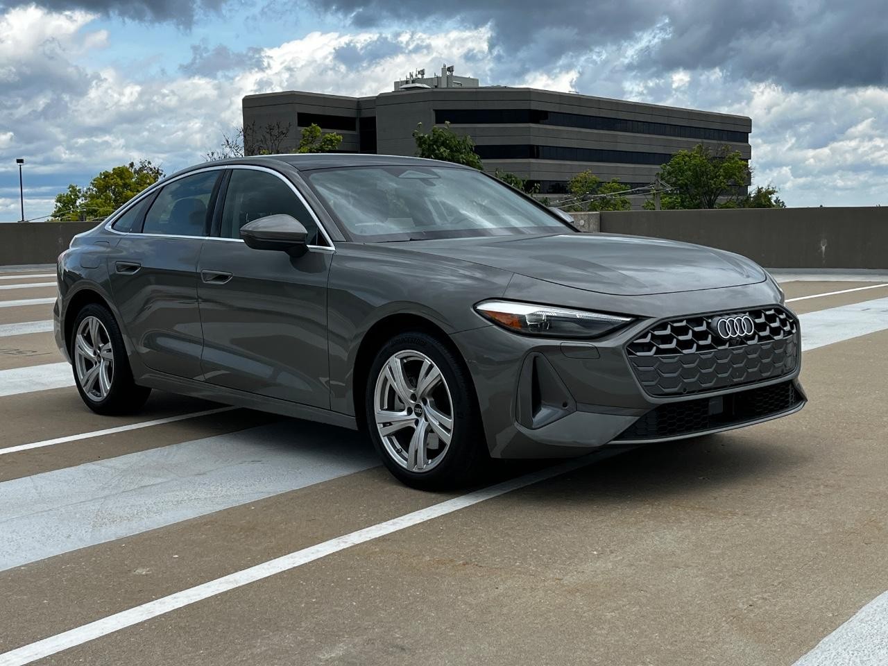 Audi A5 Vehicle Full-screen Gallery Image 10