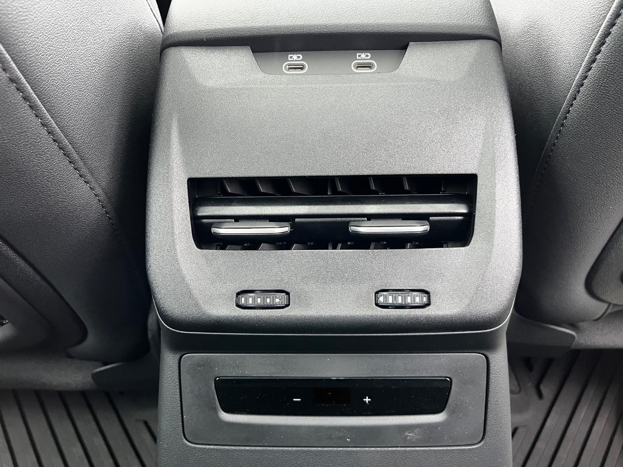 Audi A5 Vehicle Full-screen Gallery Image 15