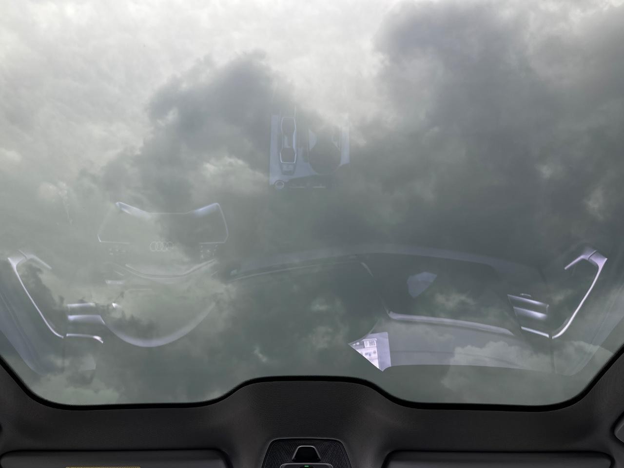 Audi A5 Vehicle Full-screen Gallery Image 16