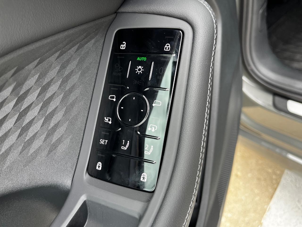 Audi A5 Vehicle Full-screen Gallery Image 21