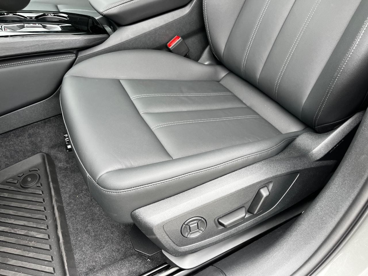 Audi A5 Vehicle Full-screen Gallery Image 22