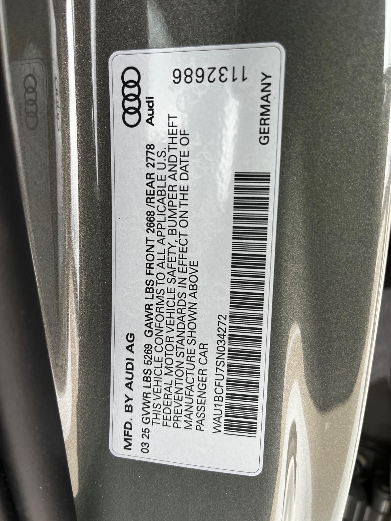 Audi A5 Vehicle Full-screen Gallery Image 33