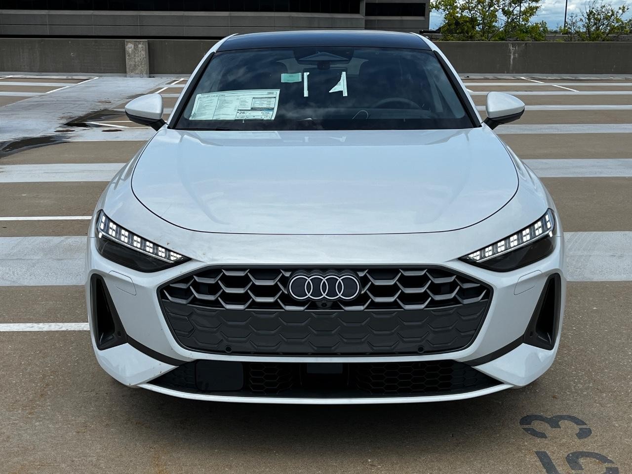 Audi A5 Vehicle Full-screen Gallery Image 10