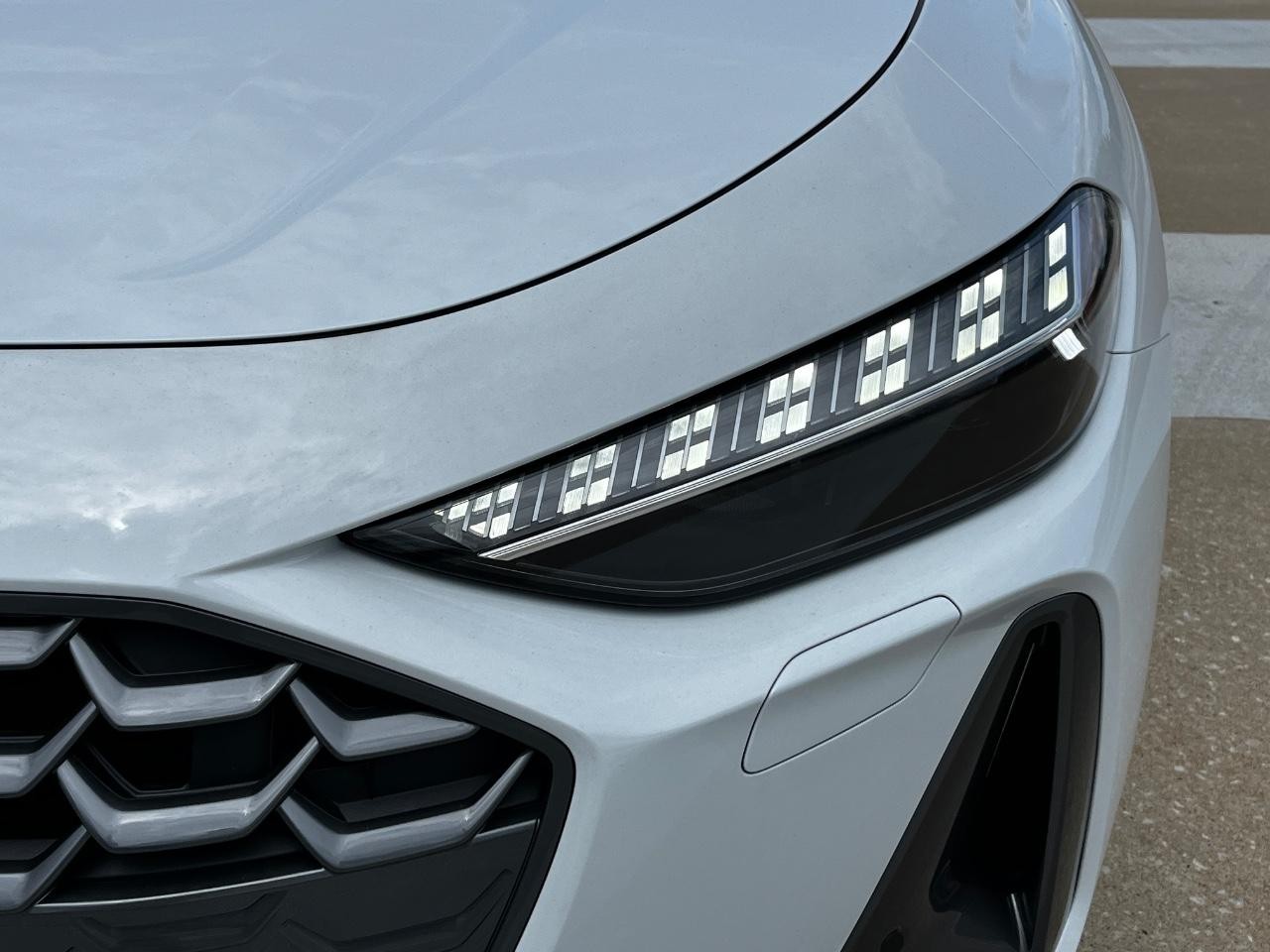 Audi A5 Vehicle Full-screen Gallery Image 12