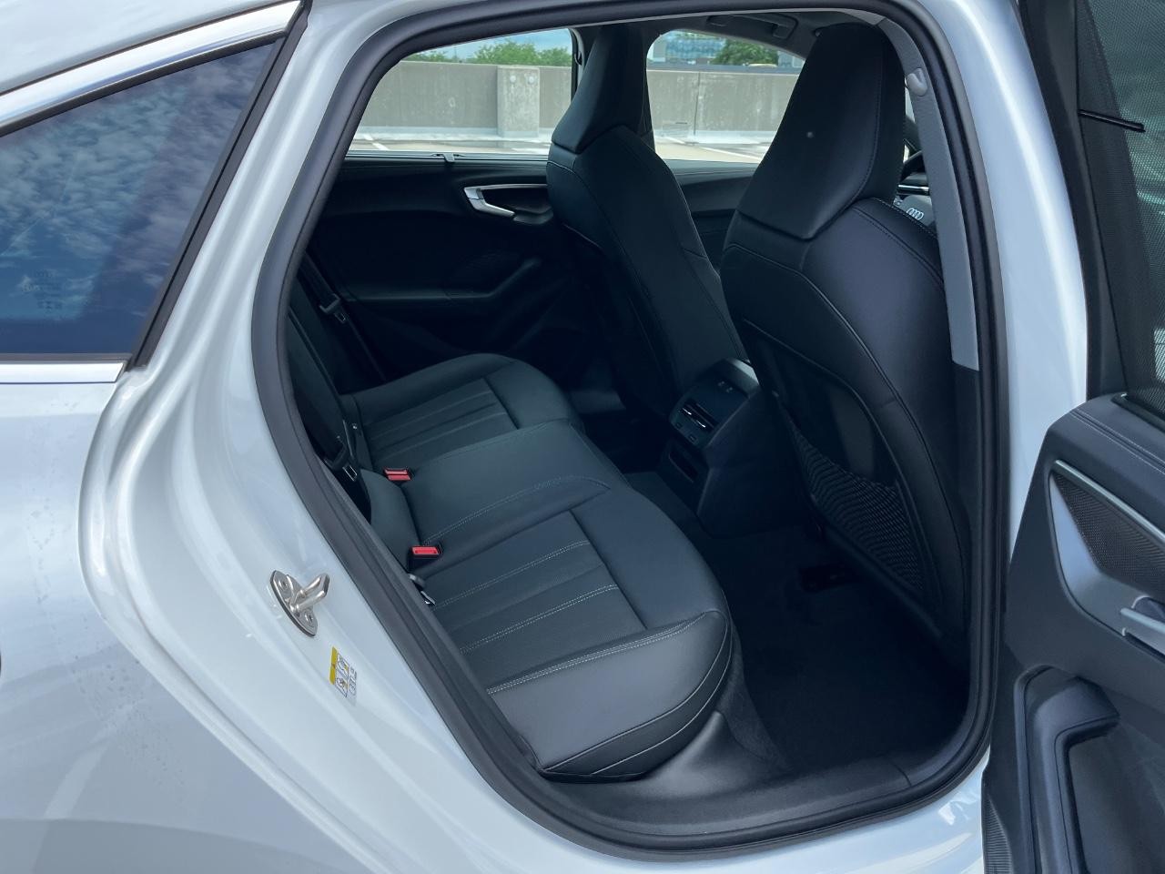 Audi A5 Vehicle Full-screen Gallery Image 13