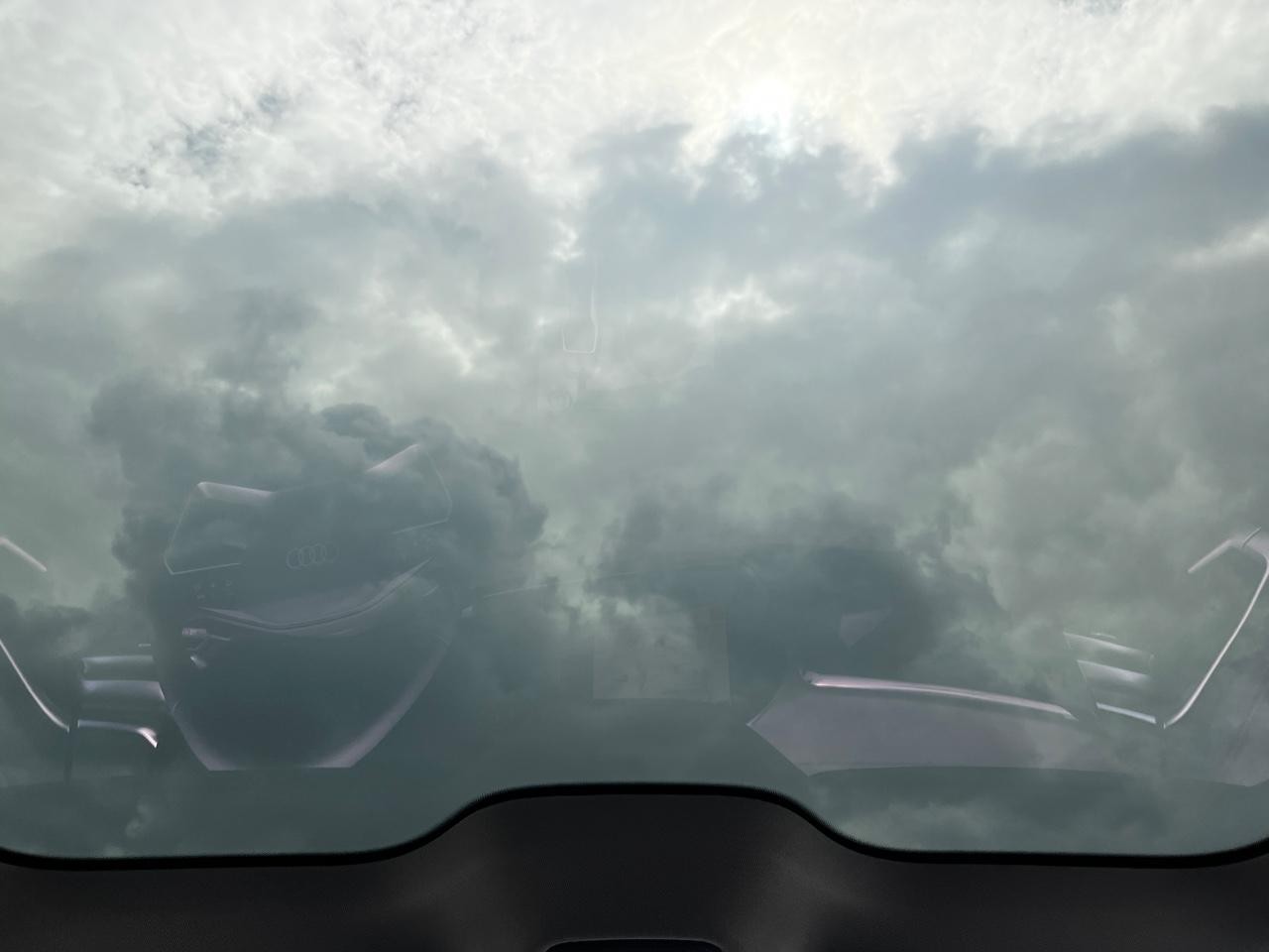 Audi A5 Vehicle Full-screen Gallery Image 15