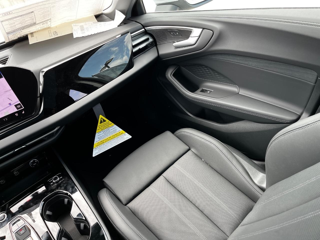 Audi A5 Vehicle Full-screen Gallery Image 18