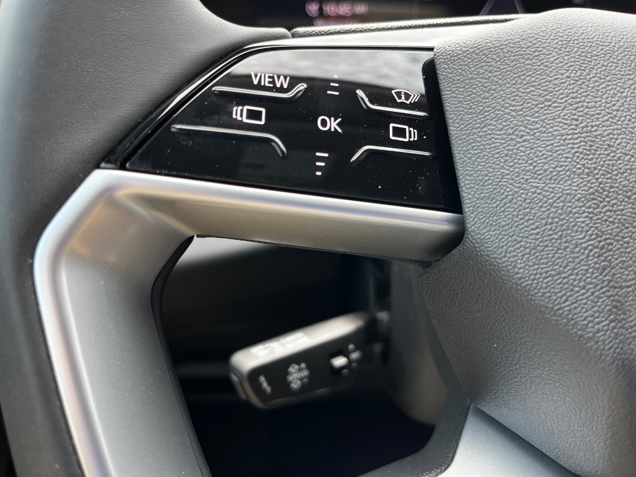 Audi A5 Vehicle Full-screen Gallery Image 22