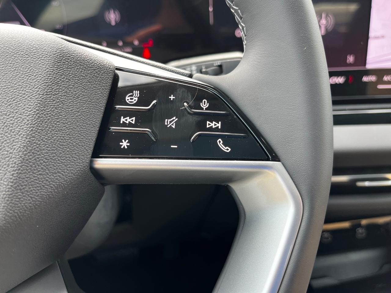 Audi A5 Vehicle Full-screen Gallery Image 24