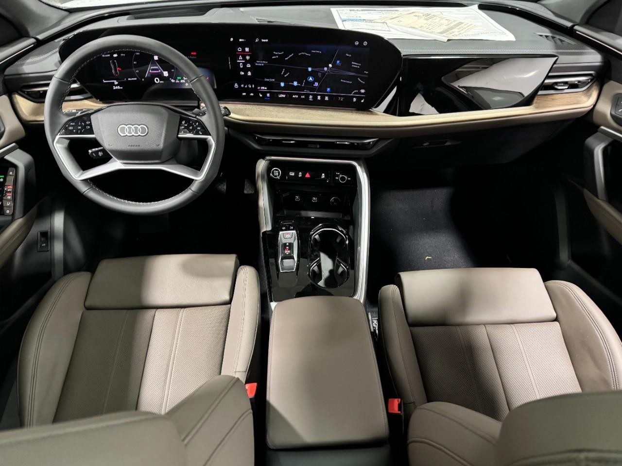 Audi Q5 Vehicle Full-screen Gallery Image 13