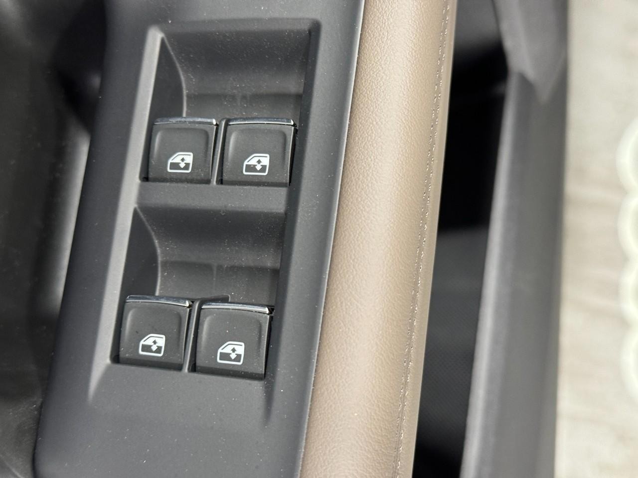 Audi Q5 Vehicle Full-screen Gallery Image 26