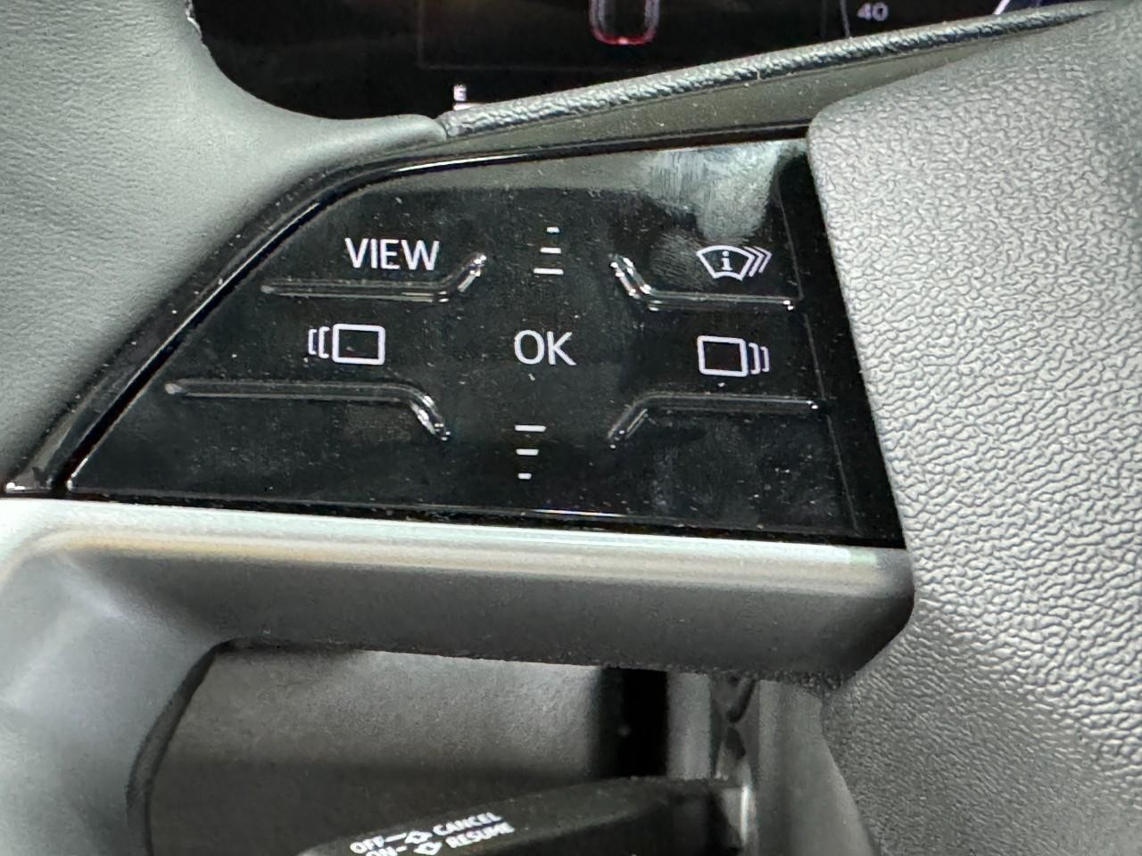 Audi Q5 Vehicle Full-screen Gallery Image 30