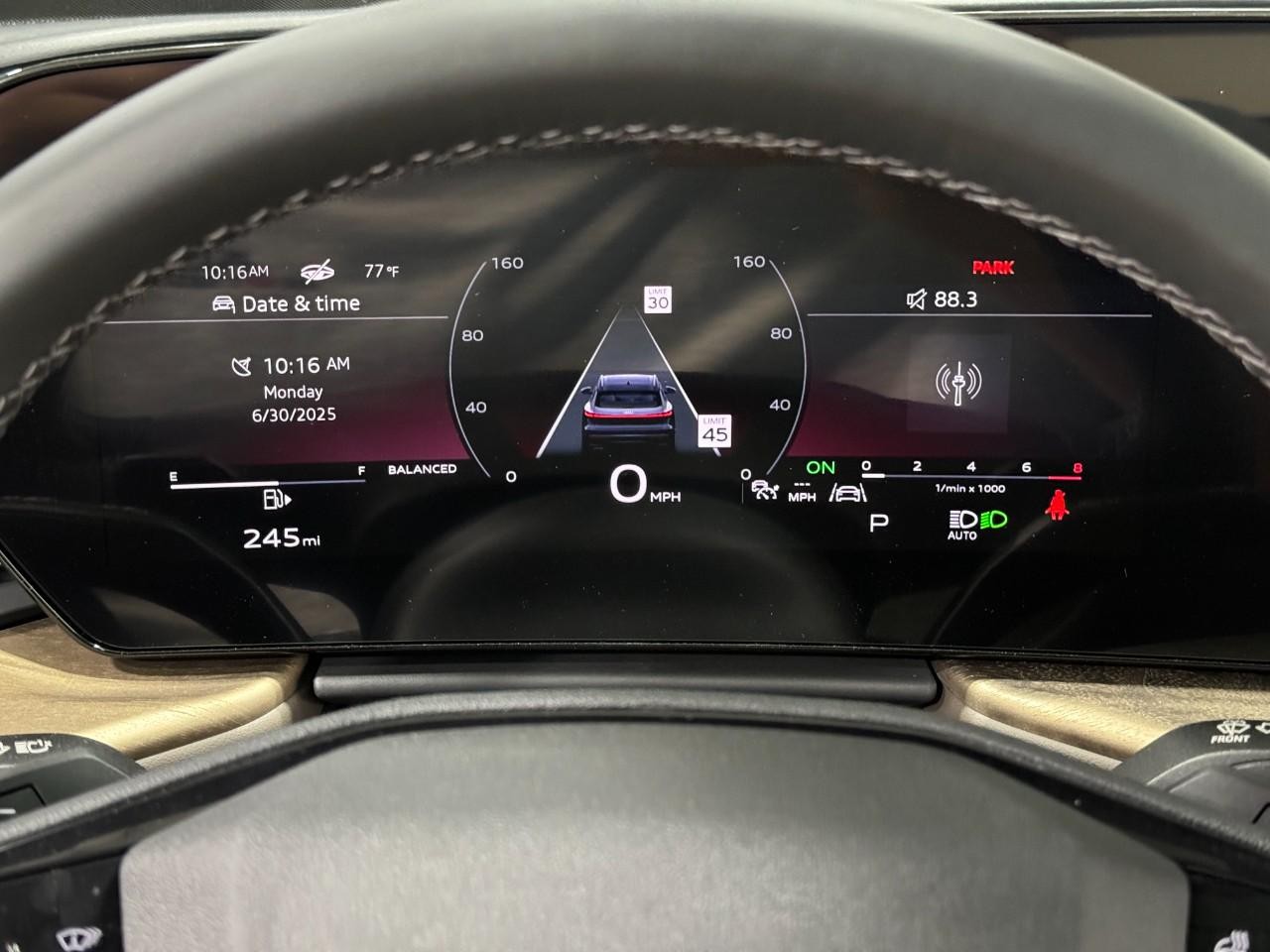 Audi Q5 Vehicle Full-screen Gallery Image 33