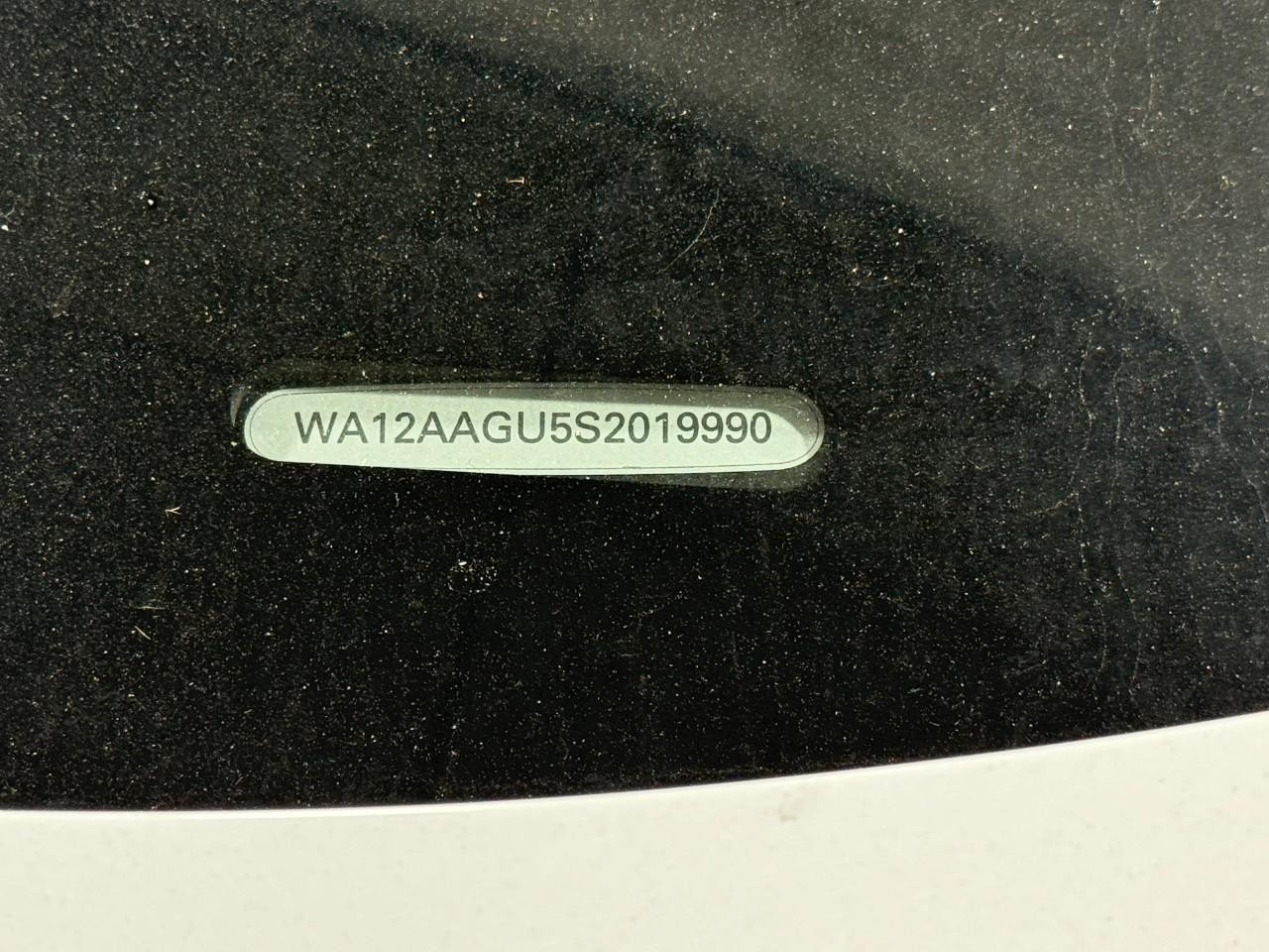 Audi Q5 Vehicle Full-screen Gallery Image 35