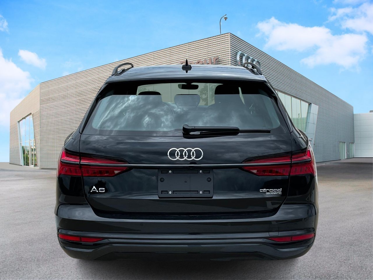 Audi A6 allroad Vehicle Full-screen Gallery Image 4