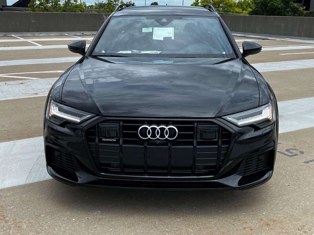 Audi A6 allroad Vehicle Full-screen Gallery Image 11