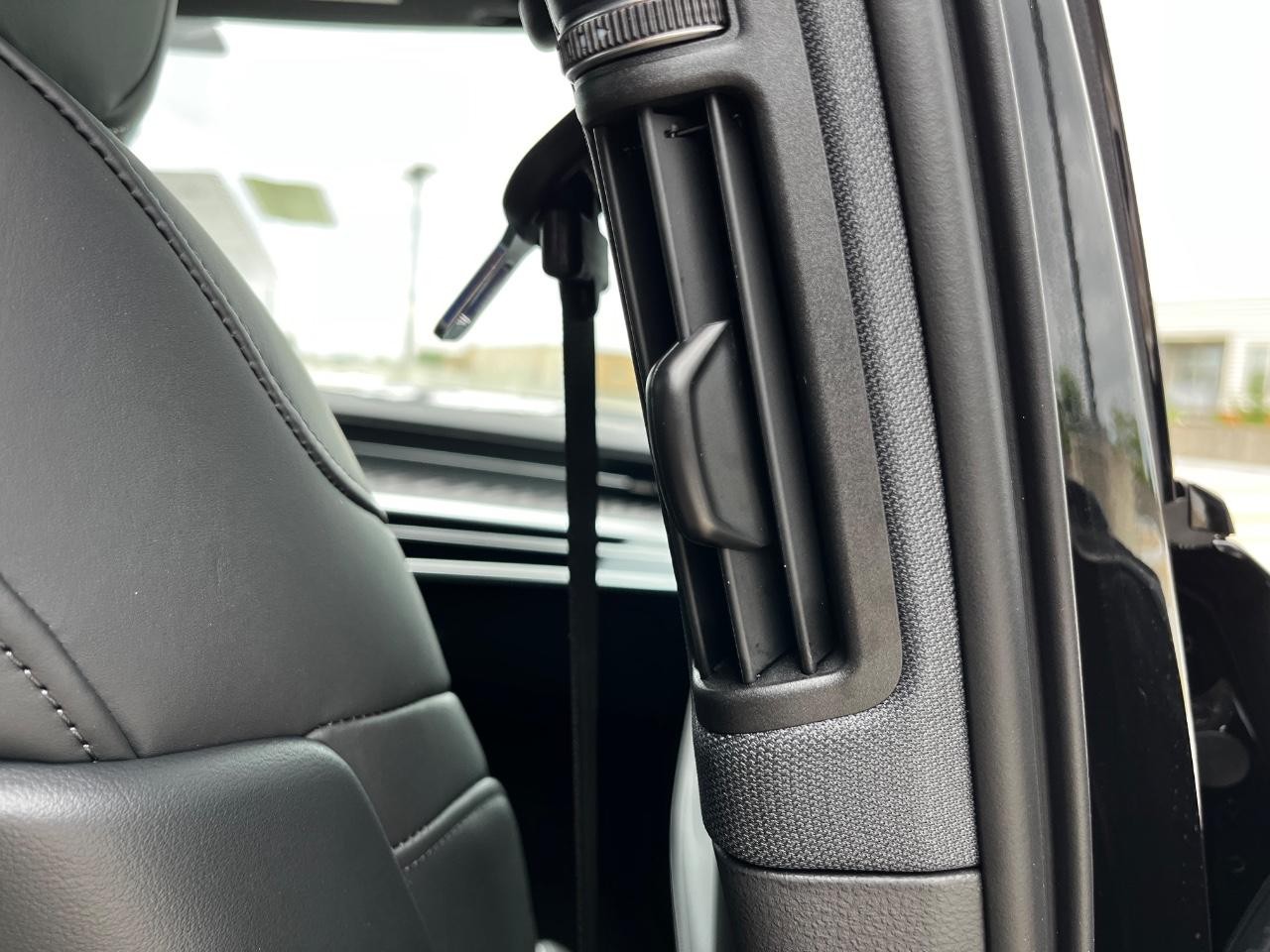 Audi A6 allroad Vehicle Full-screen Gallery Image 16