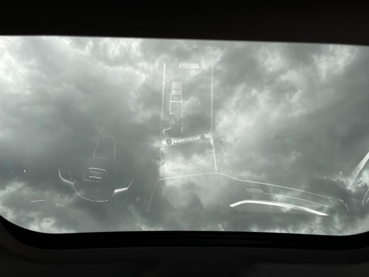 Audi A6 allroad Vehicle Full-screen Gallery Image 17