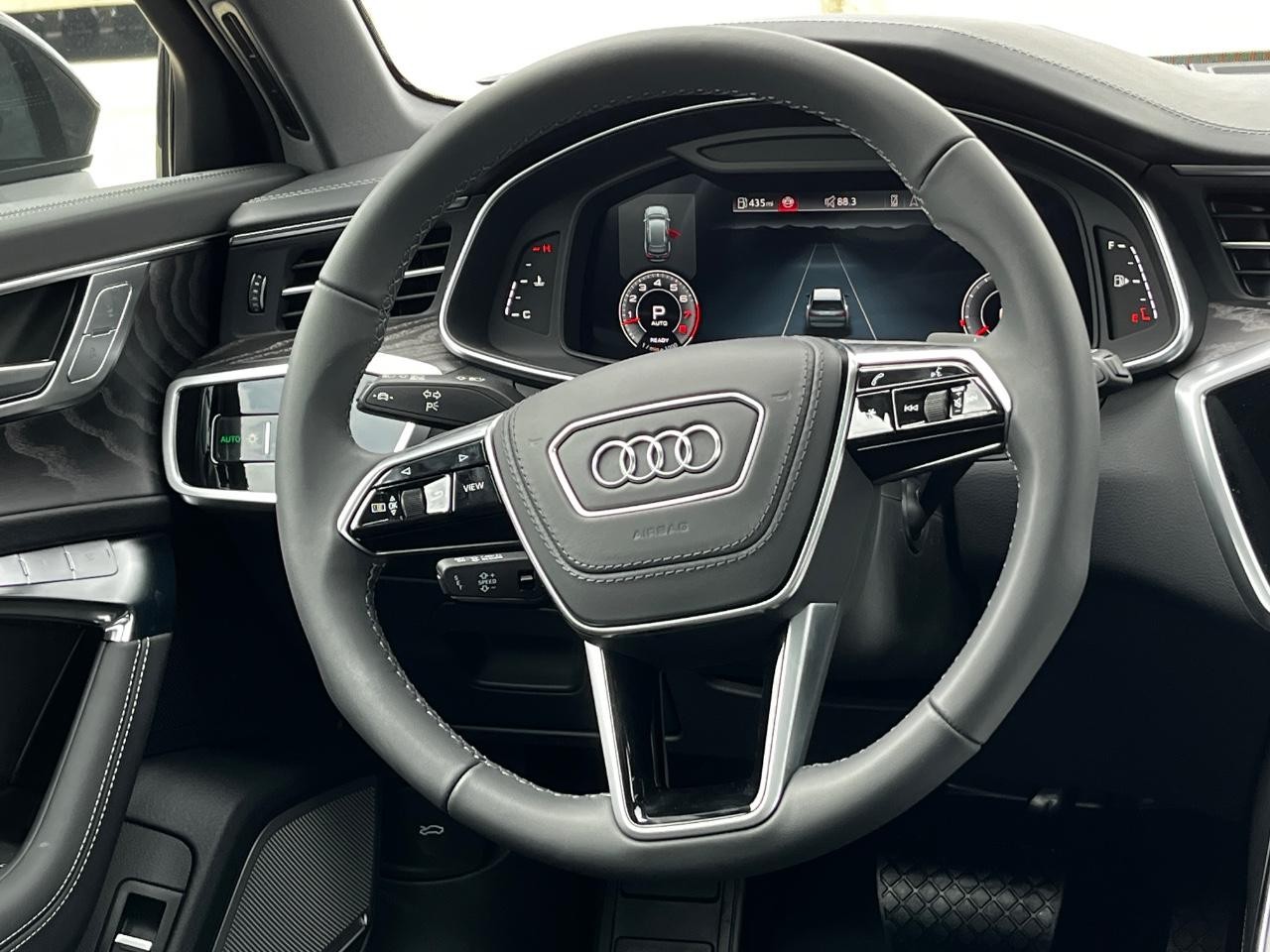 Audi A6 allroad Vehicle Full-screen Gallery Image 19