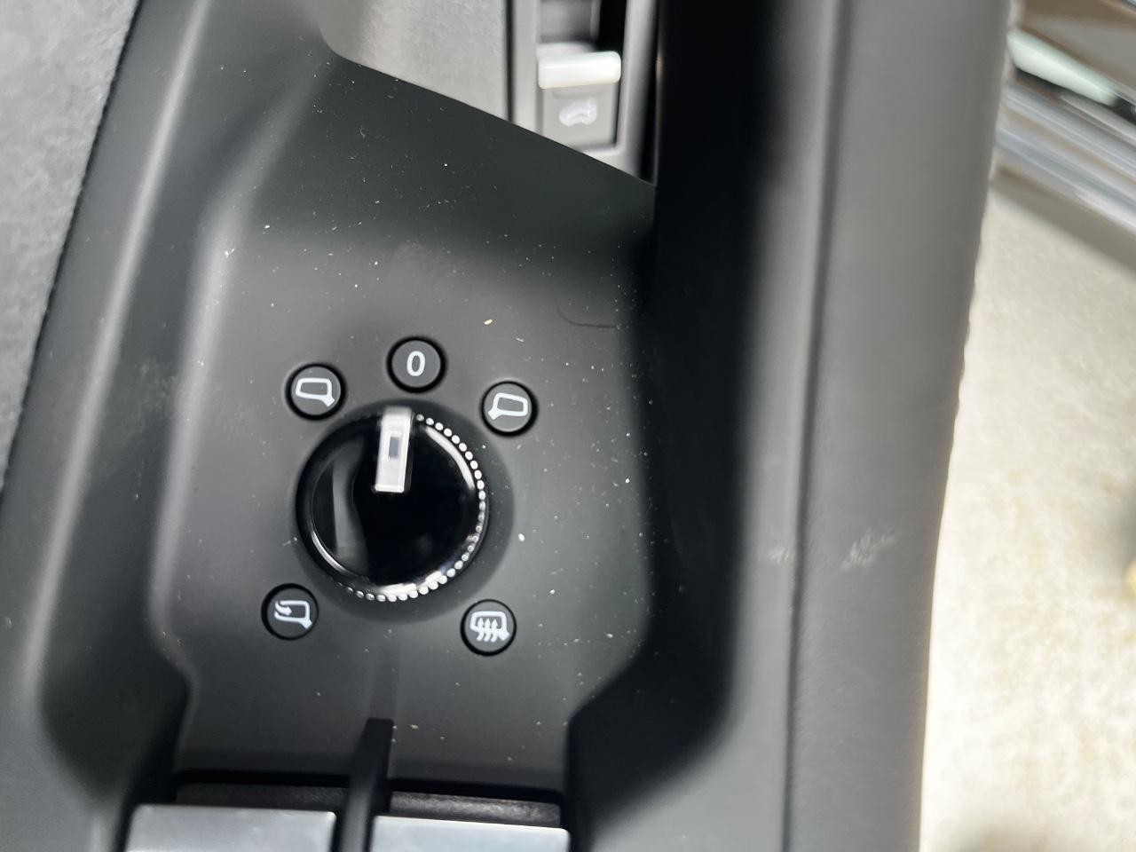 Audi A6 allroad Vehicle Full-screen Gallery Image 23