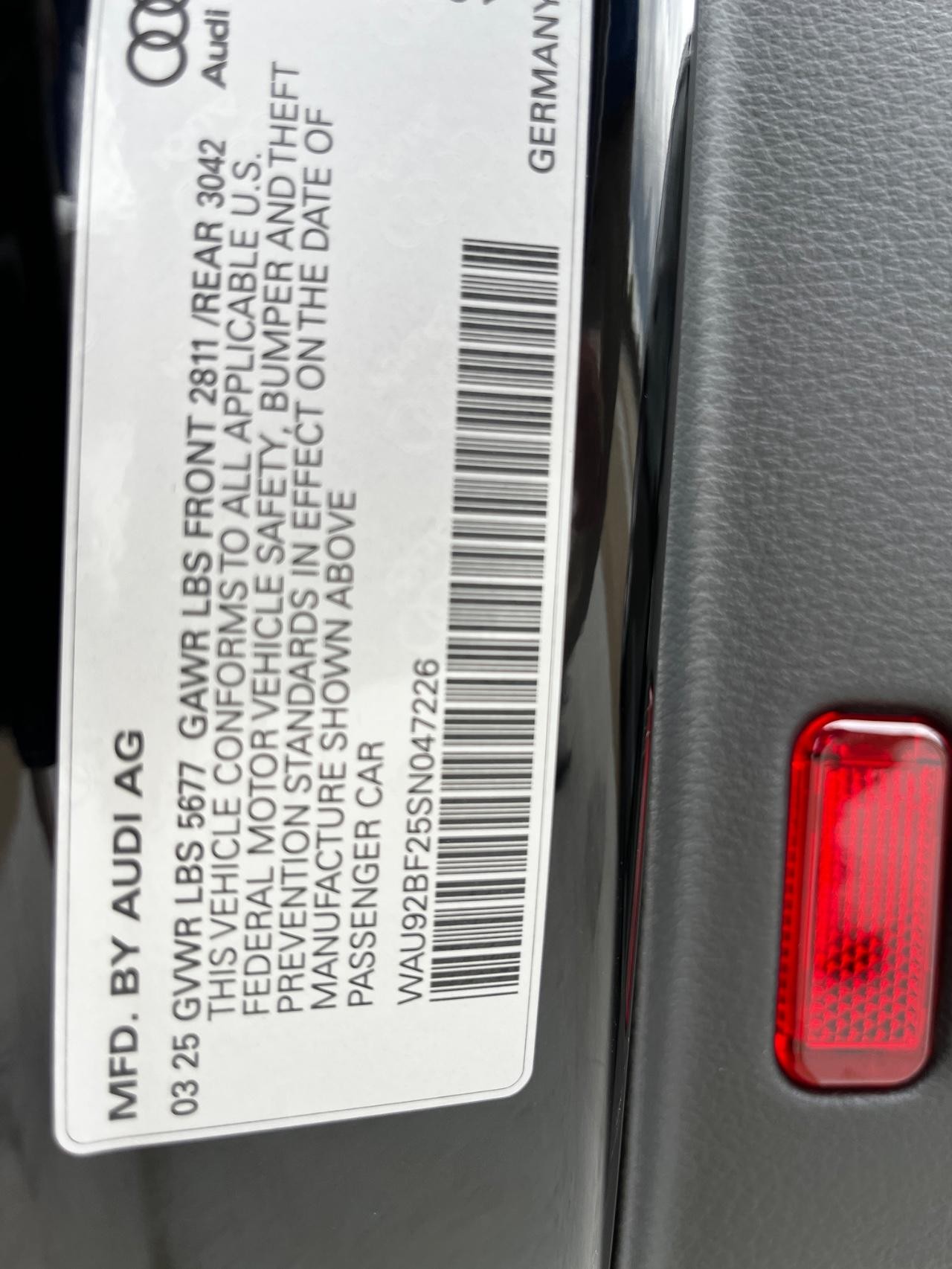 Audi A6 allroad Vehicle Full-screen Gallery Image 37