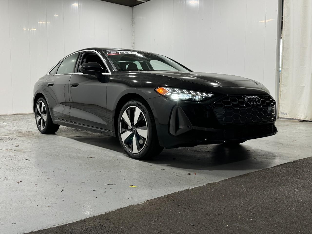 Audi A5 Vehicle Full-screen Gallery Image 6