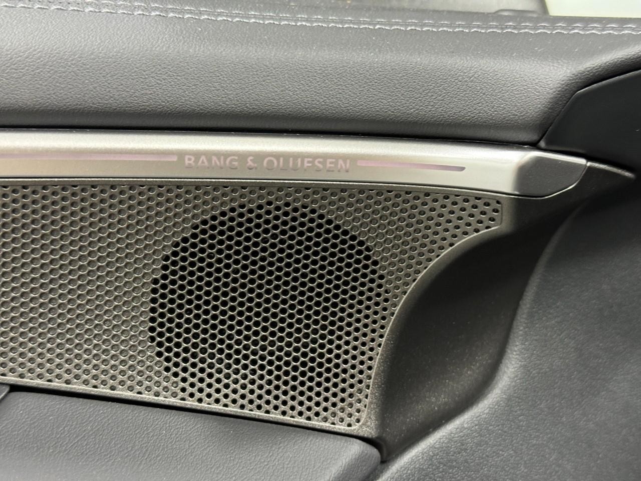 Audi A5 Vehicle Full-screen Gallery Image 24