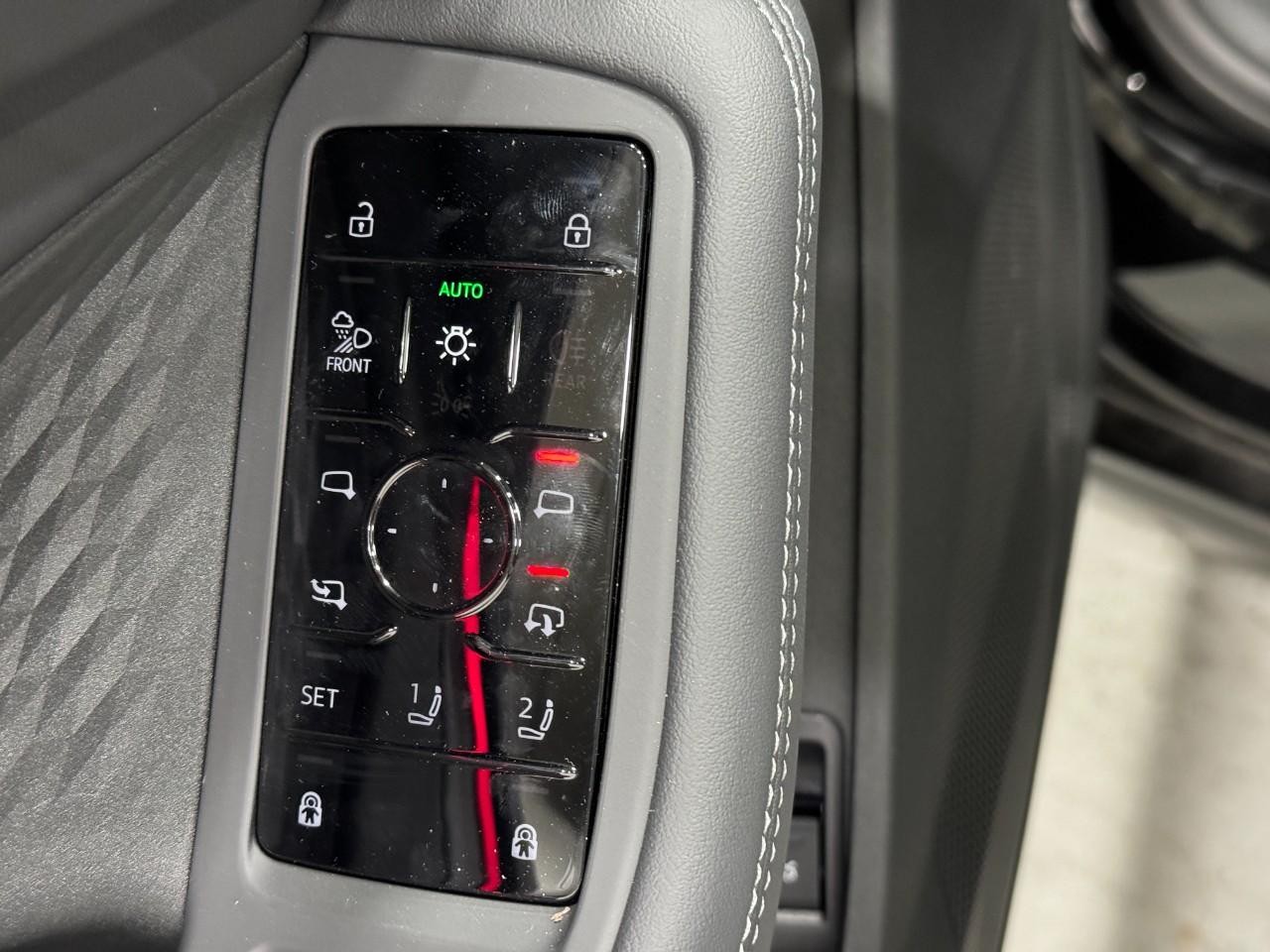 Audi A5 Vehicle Full-screen Gallery Image 25