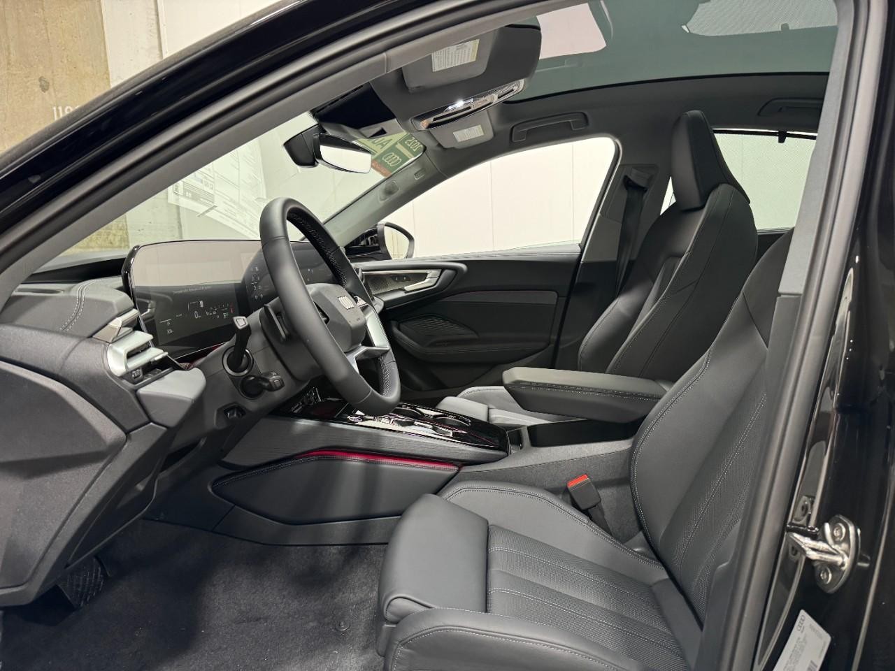 Audi A5 Vehicle Full-screen Gallery Image 28