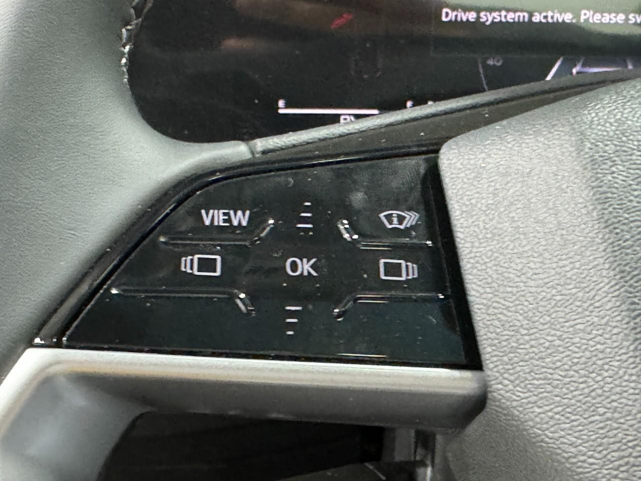 Audi A5 Vehicle Full-screen Gallery Image 31