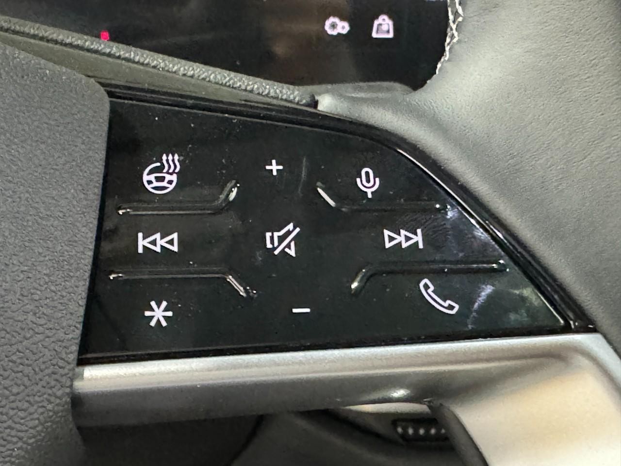 Audi A5 Vehicle Full-screen Gallery Image 33