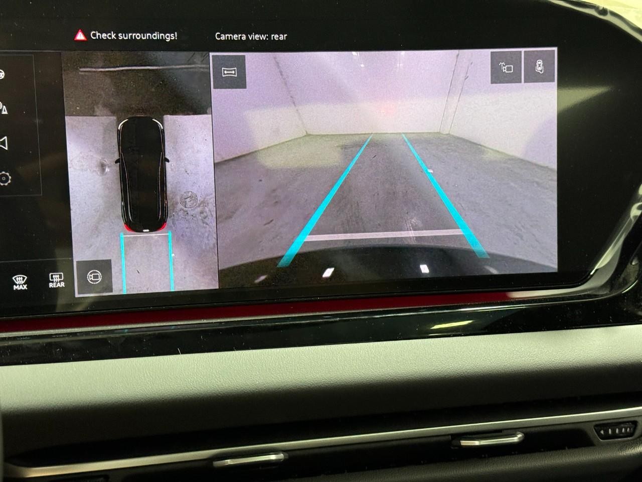 Audi A5 Vehicle Full-screen Gallery Image 35