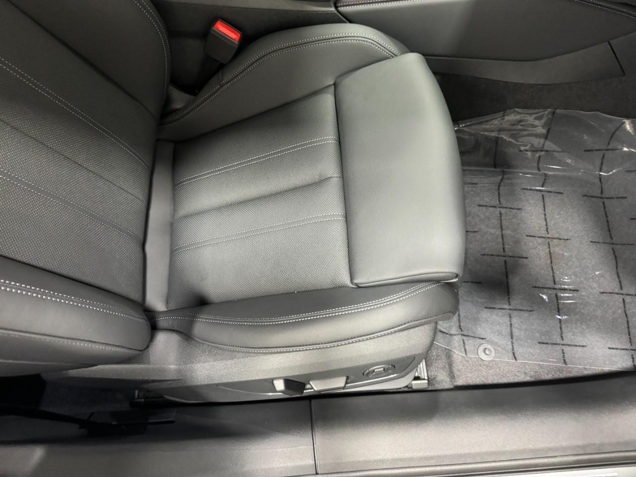 Audi A5 Vehicle Full-screen Gallery Image 19