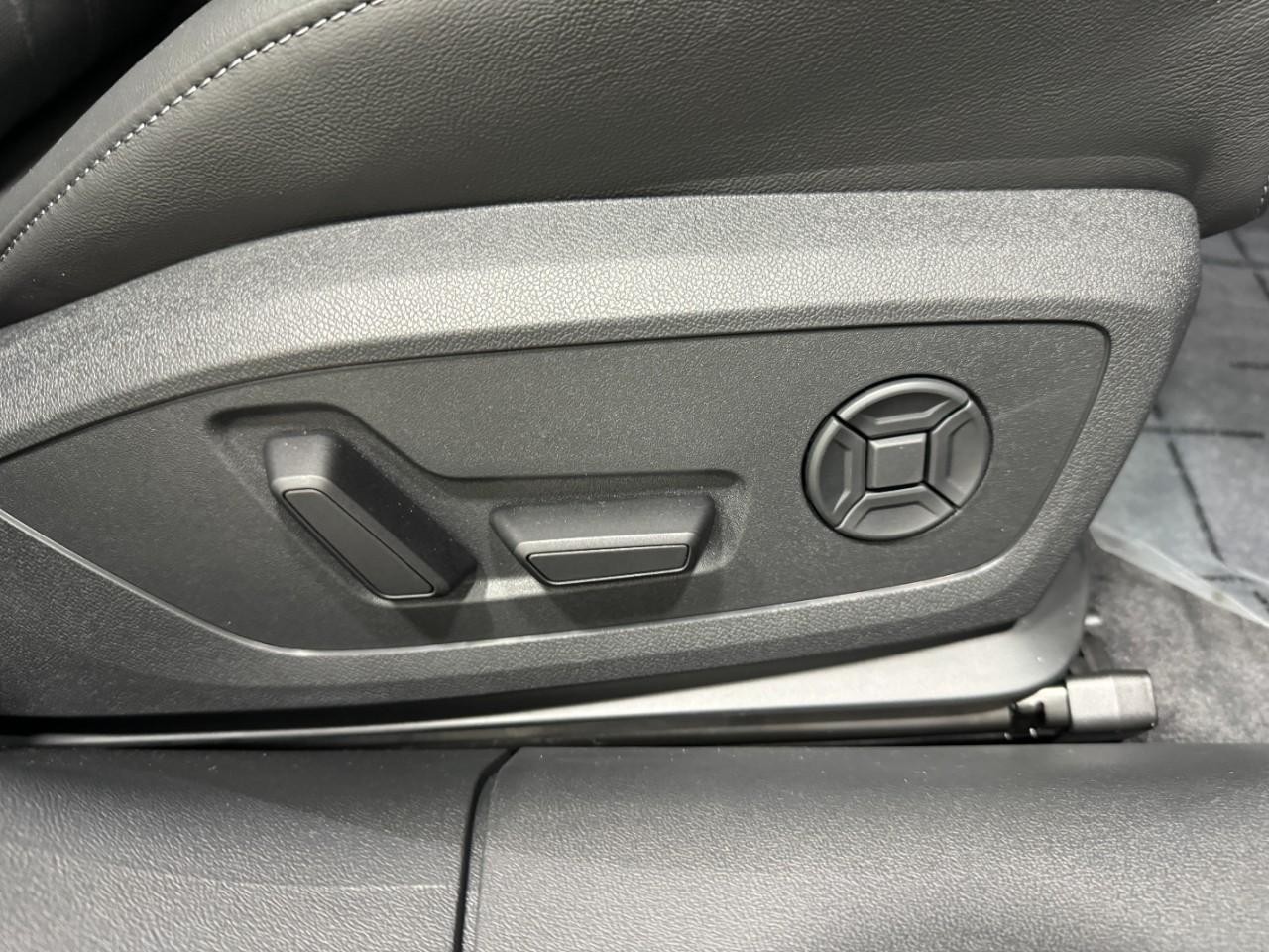 Audi A5 Vehicle Full-screen Gallery Image 20