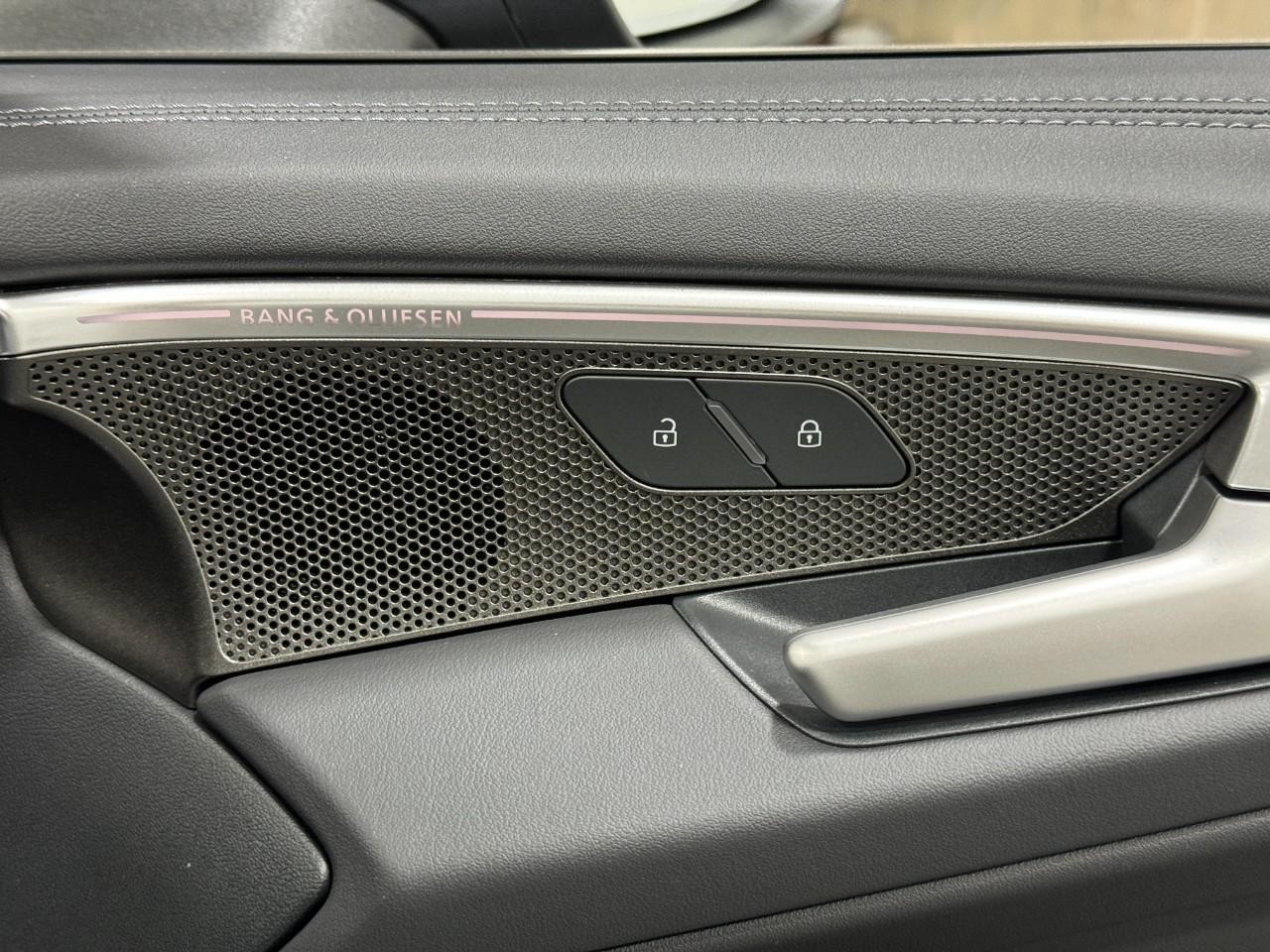 Audi A5 Vehicle Full-screen Gallery Image 21