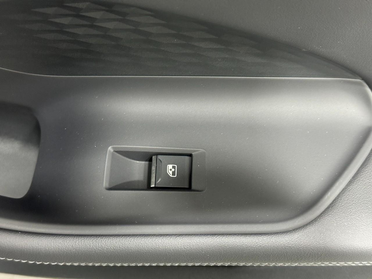 Audi A5 Vehicle Full-screen Gallery Image 22