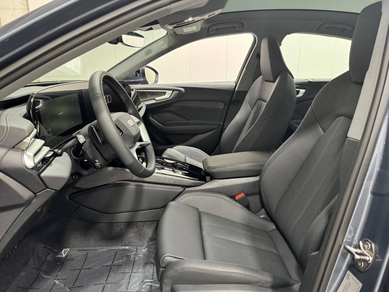 Audi A5 Vehicle Full-screen Gallery Image 25