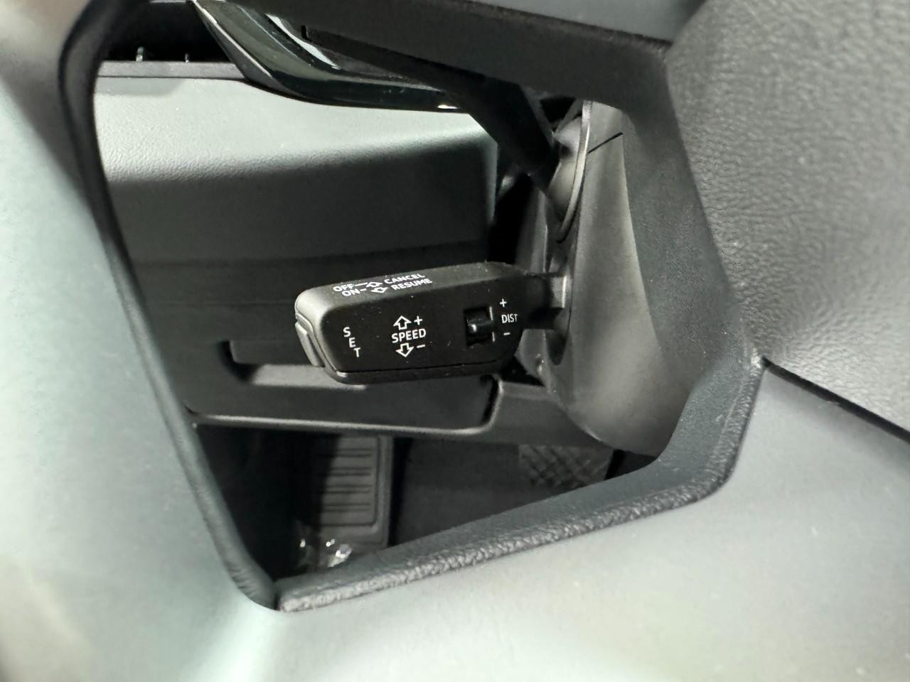 Audi A5 Vehicle Full-screen Gallery Image 28