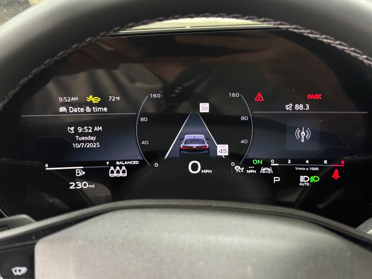 Audi A5 Vehicle Full-screen Gallery Image 31