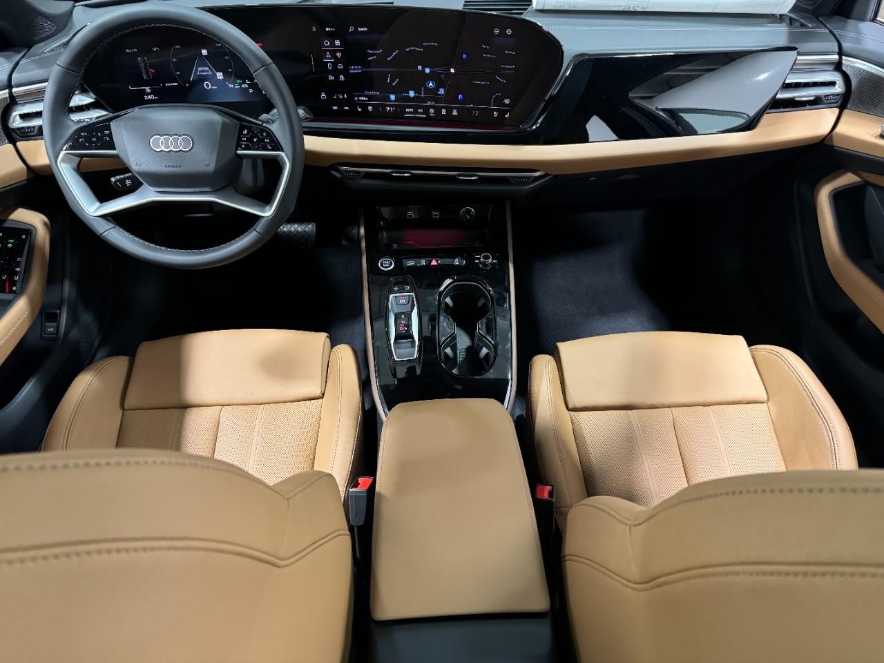 Audi A5 Vehicle Full-screen Gallery Image 13