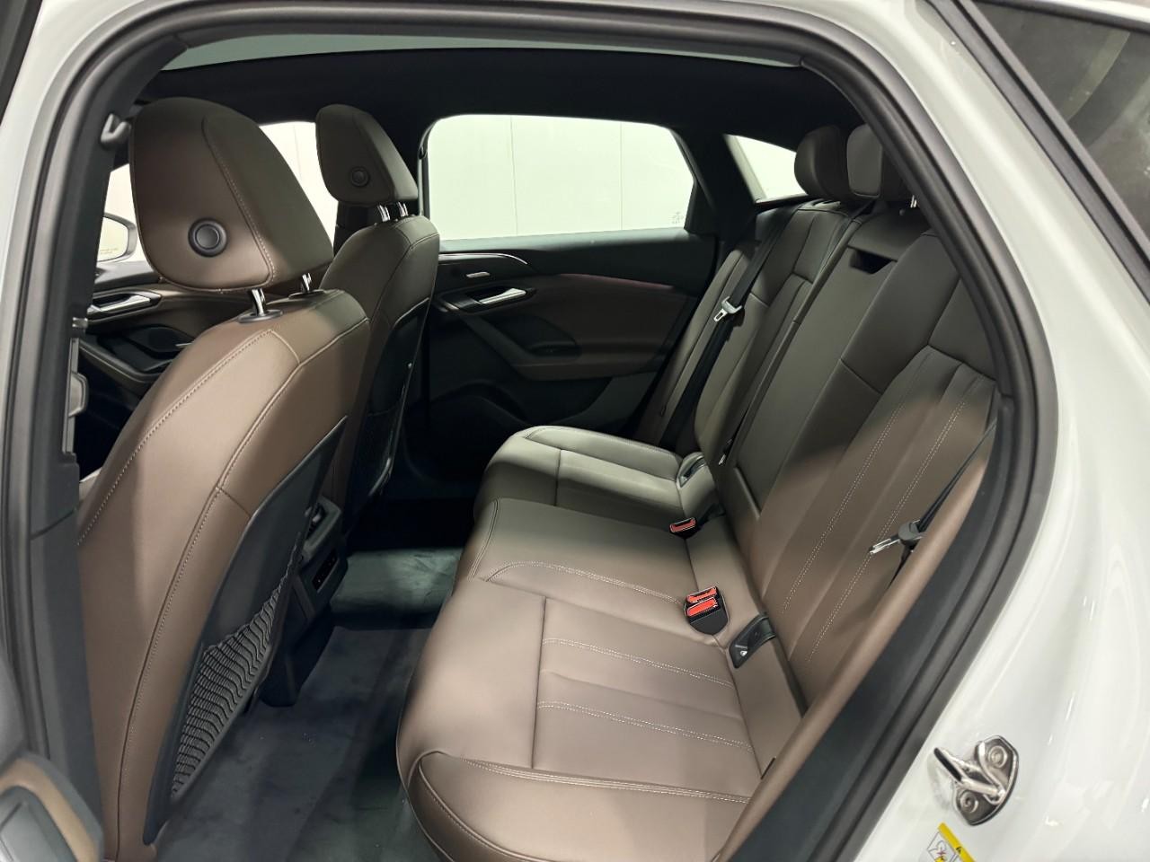 Audi A6 e-tron Vehicle Full-screen Gallery Image 8