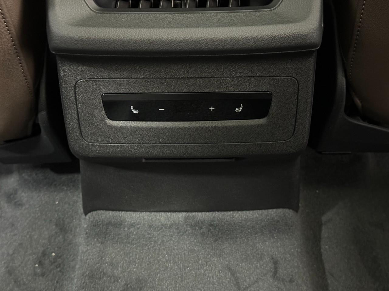 Audi A6 e-tron Vehicle Full-screen Gallery Image 11