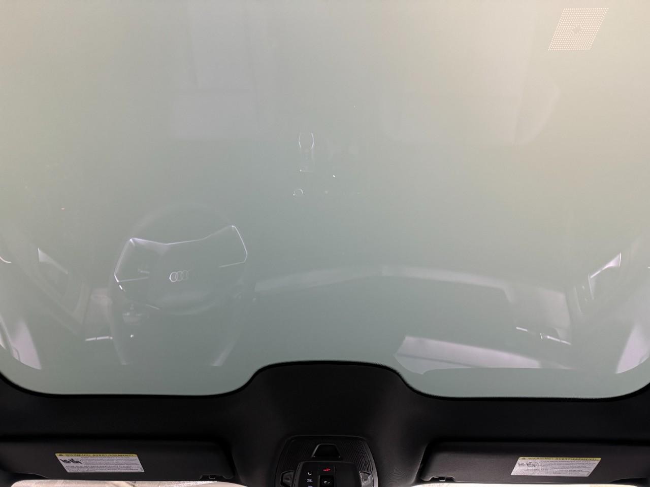 Audi A6 e-tron Vehicle Full-screen Gallery Image 12