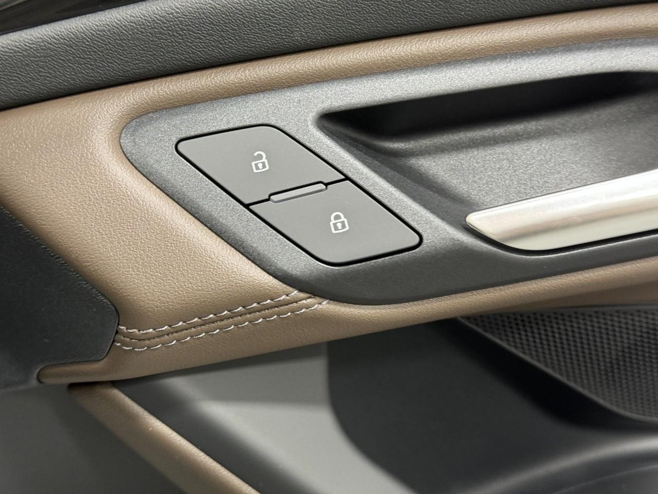 Audi A6 e-tron Vehicle Full-screen Gallery Image 21