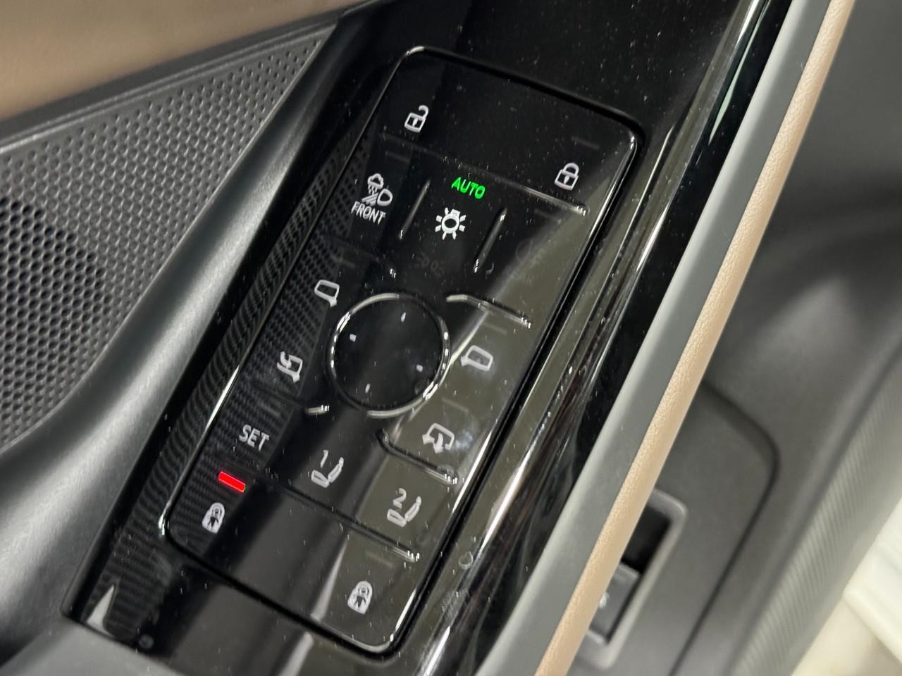 Audi A6 e-tron Vehicle Full-screen Gallery Image 25