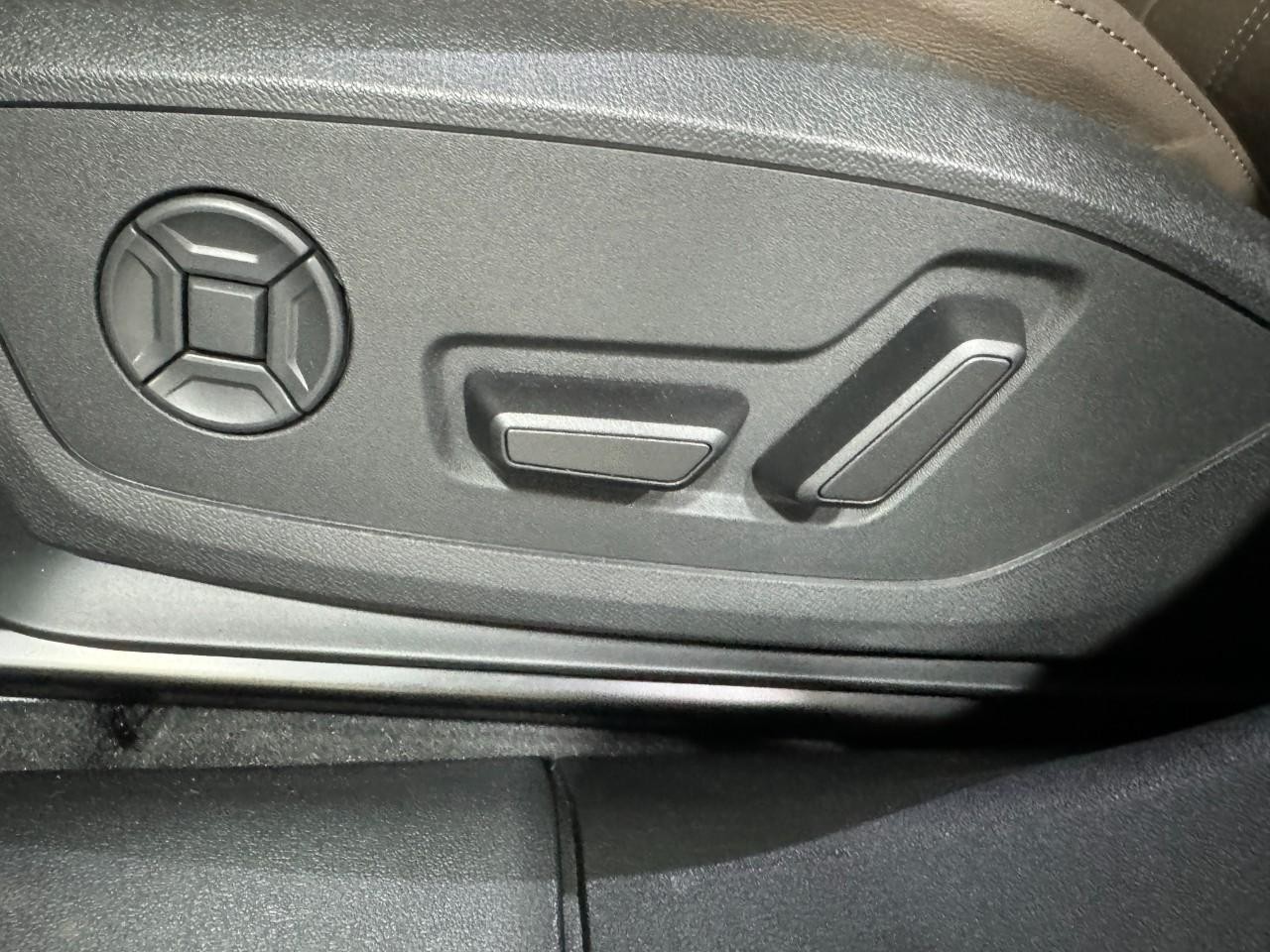 Audi A6 e-tron Vehicle Full-screen Gallery Image 29