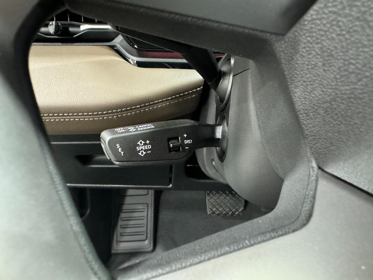 Audi A6 e-tron Vehicle Full-screen Gallery Image 30