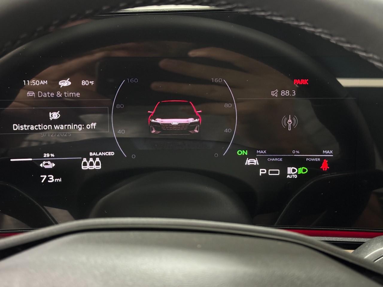 Audi A6 e-tron Vehicle Full-screen Gallery Image 33