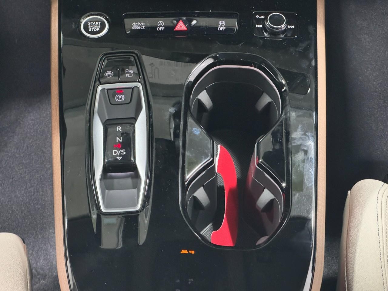 Audi A5 Vehicle Full-screen Gallery Image 16